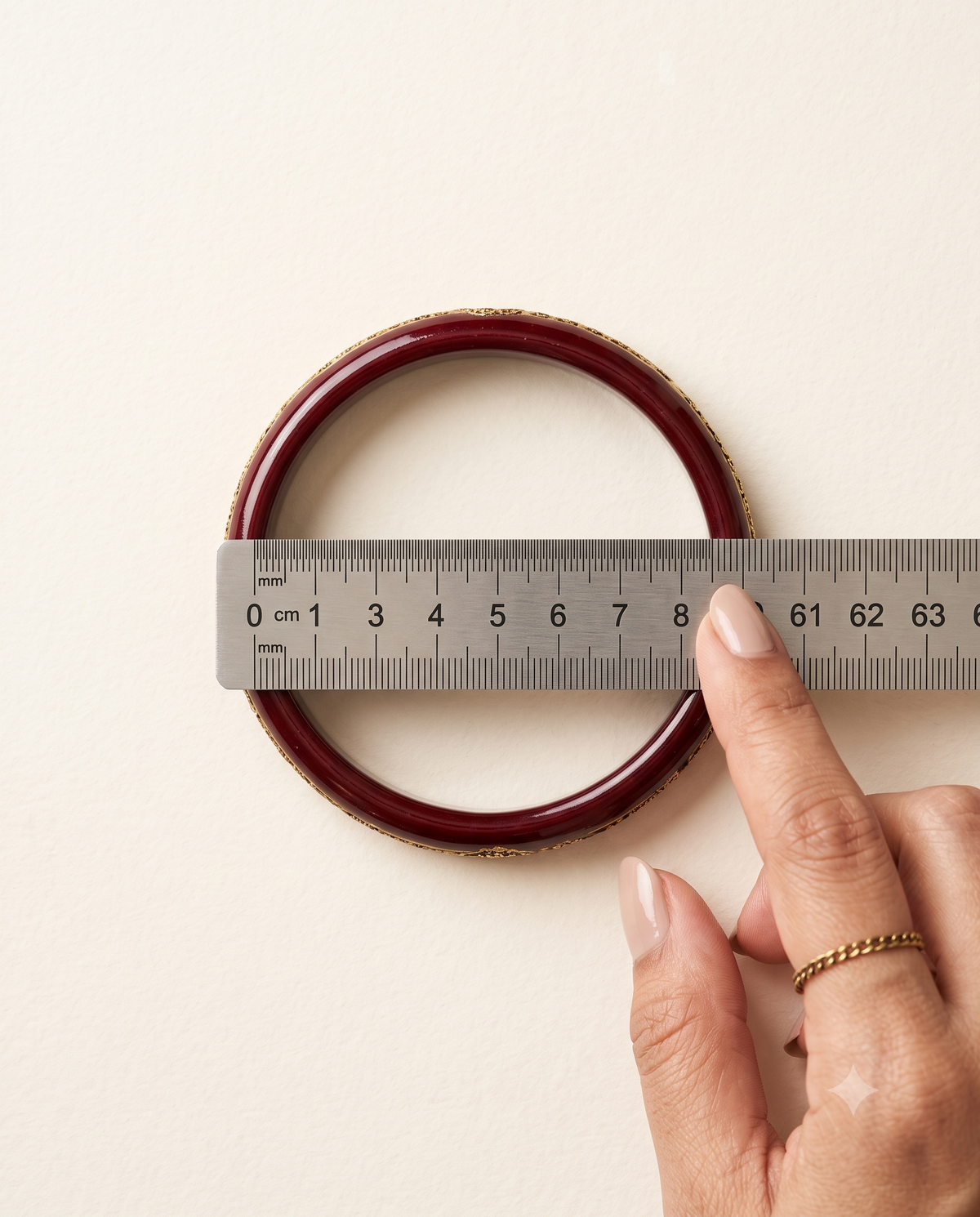 Measuring the inner diameter of a bangle